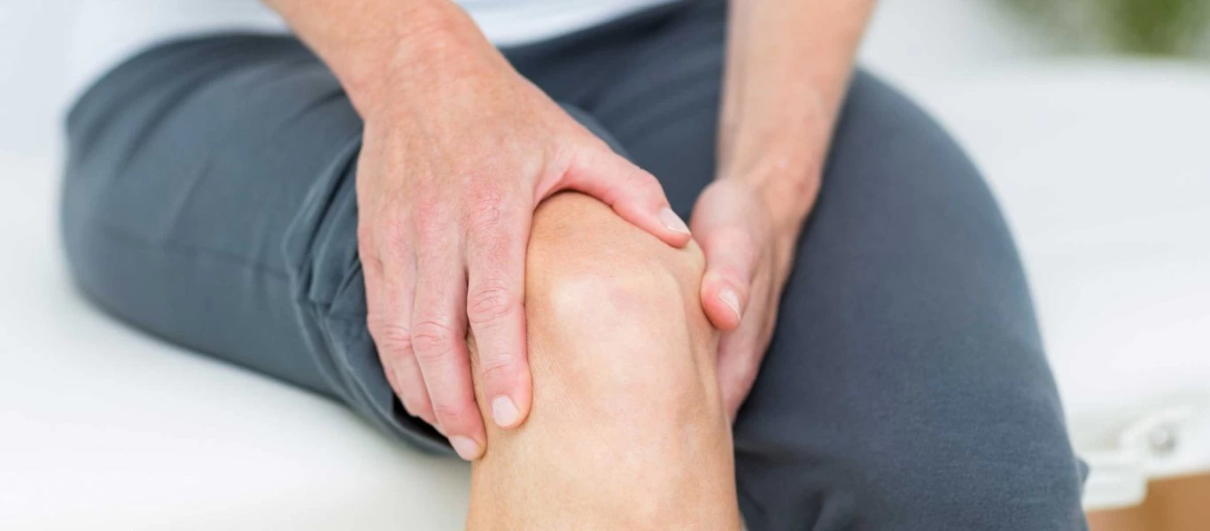 Νυχτερινές κράμπες στα πόδια: Αίτια και πως να τις αντιμετωπίσετε